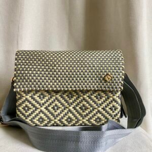 CROSS BODY PLATA CON BEIGE