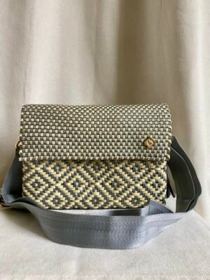 CROSS BODY PLATA CON BEIGE