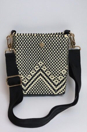 Bandolera Beige con Negro – Estilo, Comodidad y Versatilidad