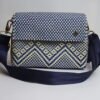 Cross Body Beige con Azul Rey – Bolso Moderno y Versátil