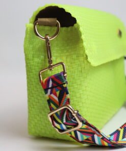 Cross Body Verde Fosforescente – Diseño Moderno y Tamaño Ideal