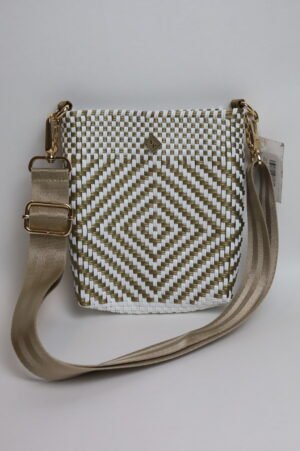 Bandolera Blanca con Dorado – Elegancia y Estilo Compacto
