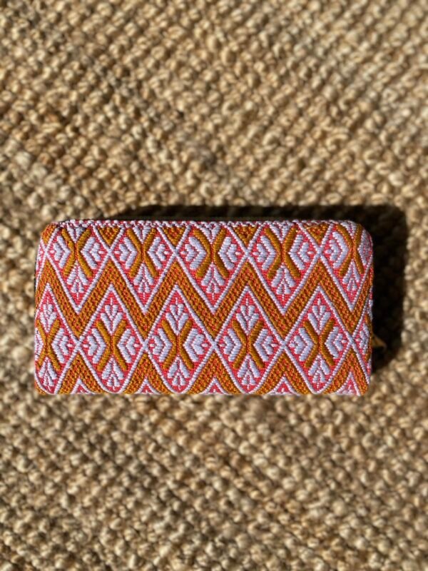 Cartera naranja con blanco y rosa