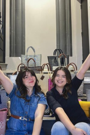 Cartera naranja con blanco y rosa